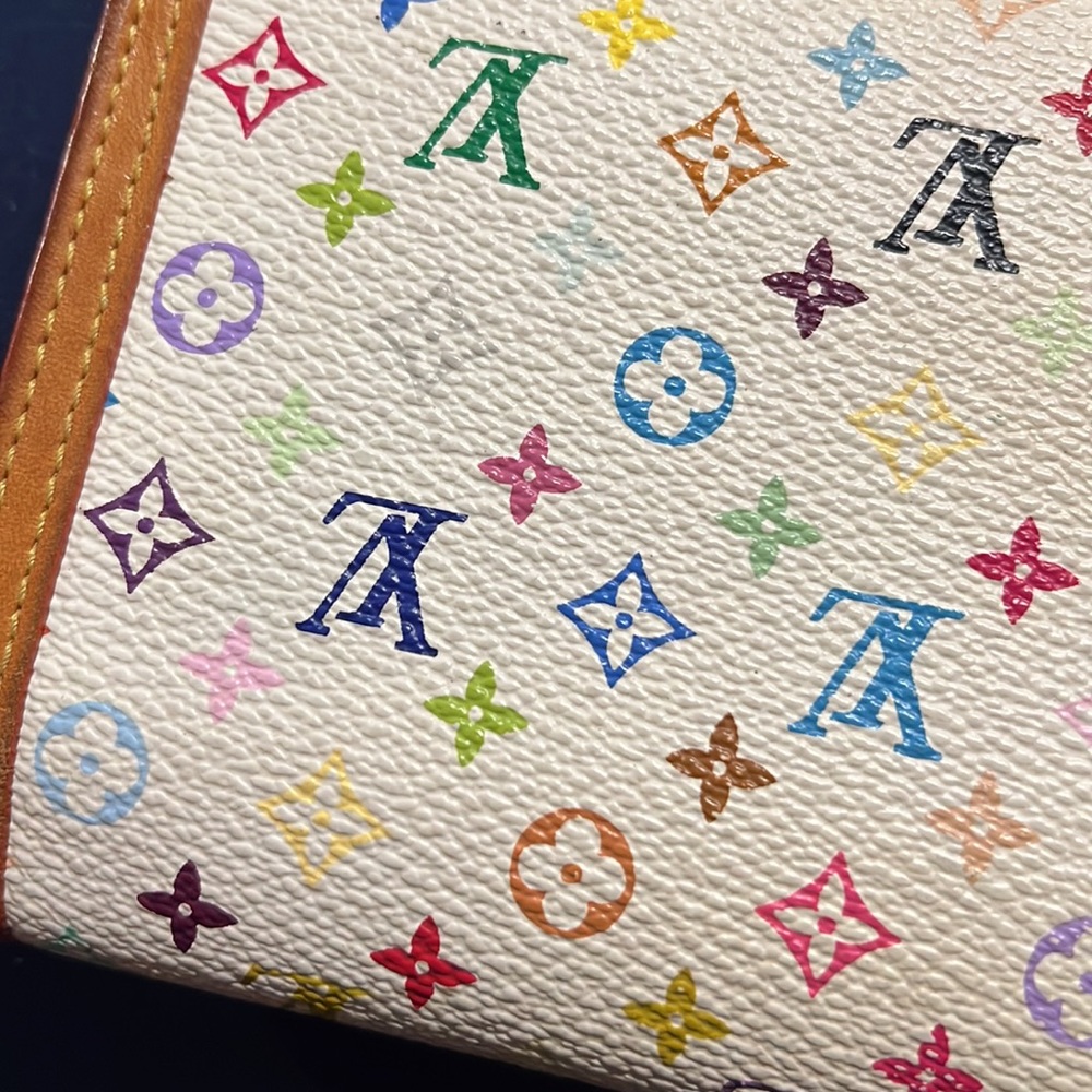 Authentic Louis Vuitton international wallet. - Picture 12 of 12
